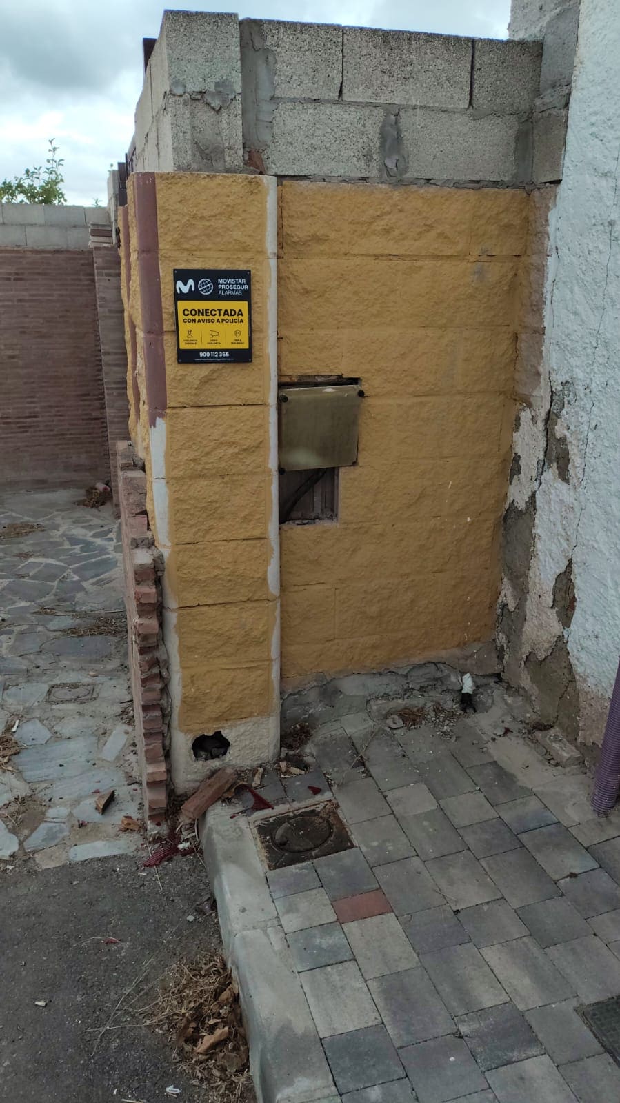 Instalación de caja de contador para nueva alta